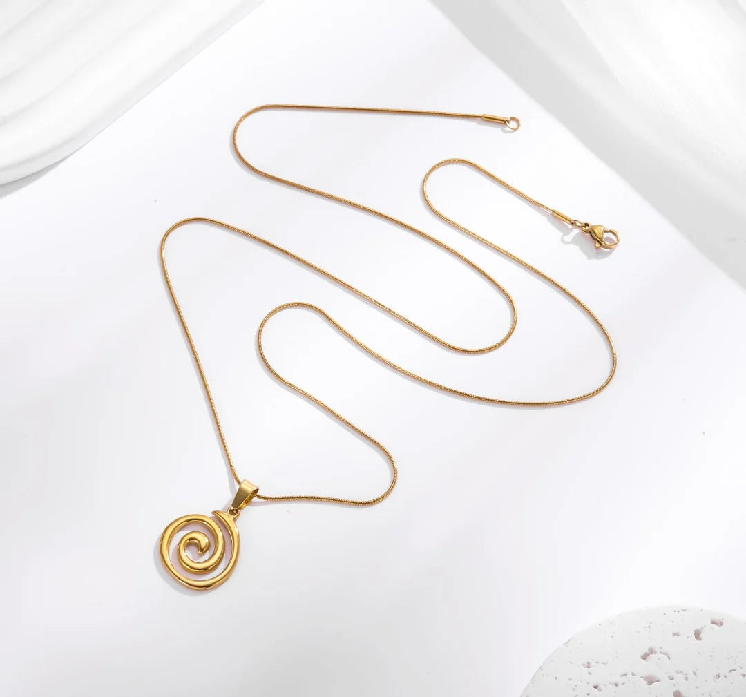 golden-spiral-necklace