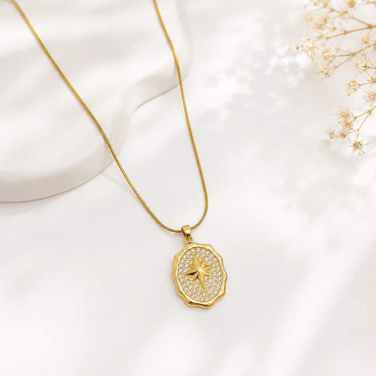 Nova Pendant Necklace