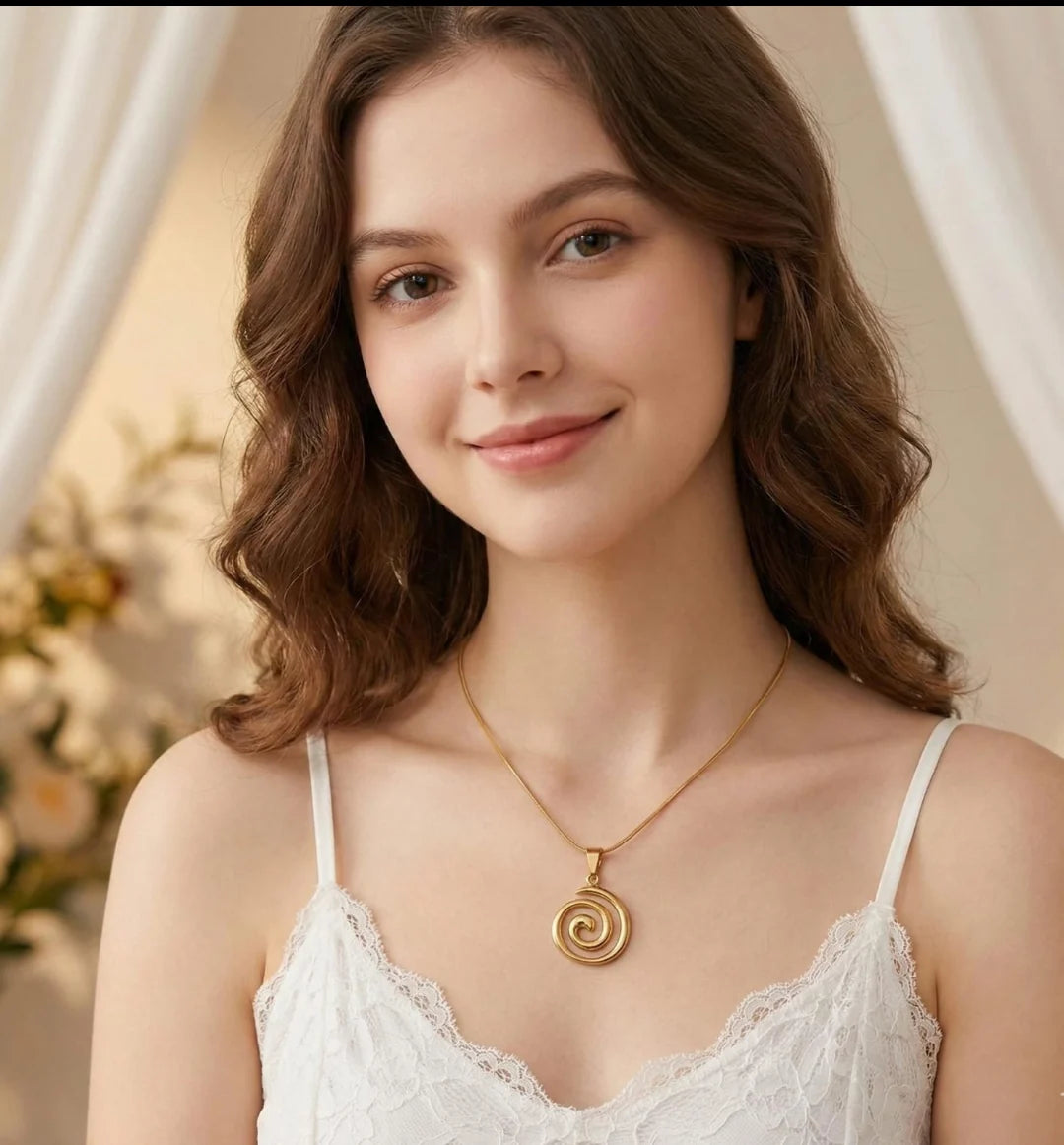 golden-spiral-necklace