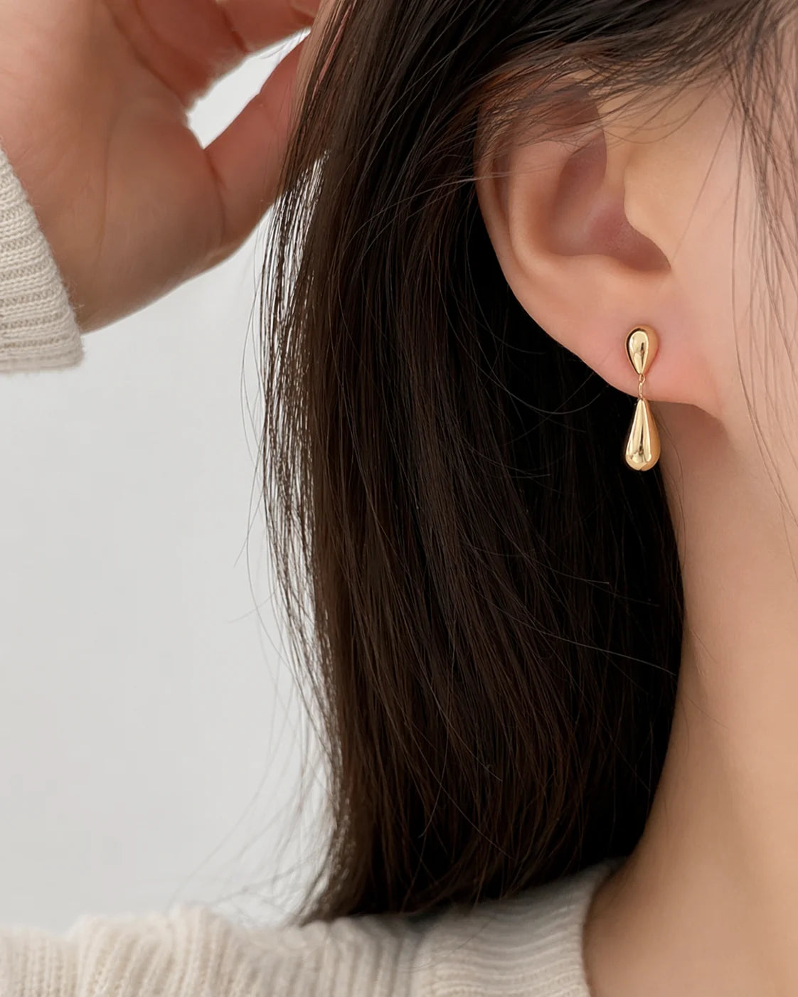 Minimalist Teardrop Stud